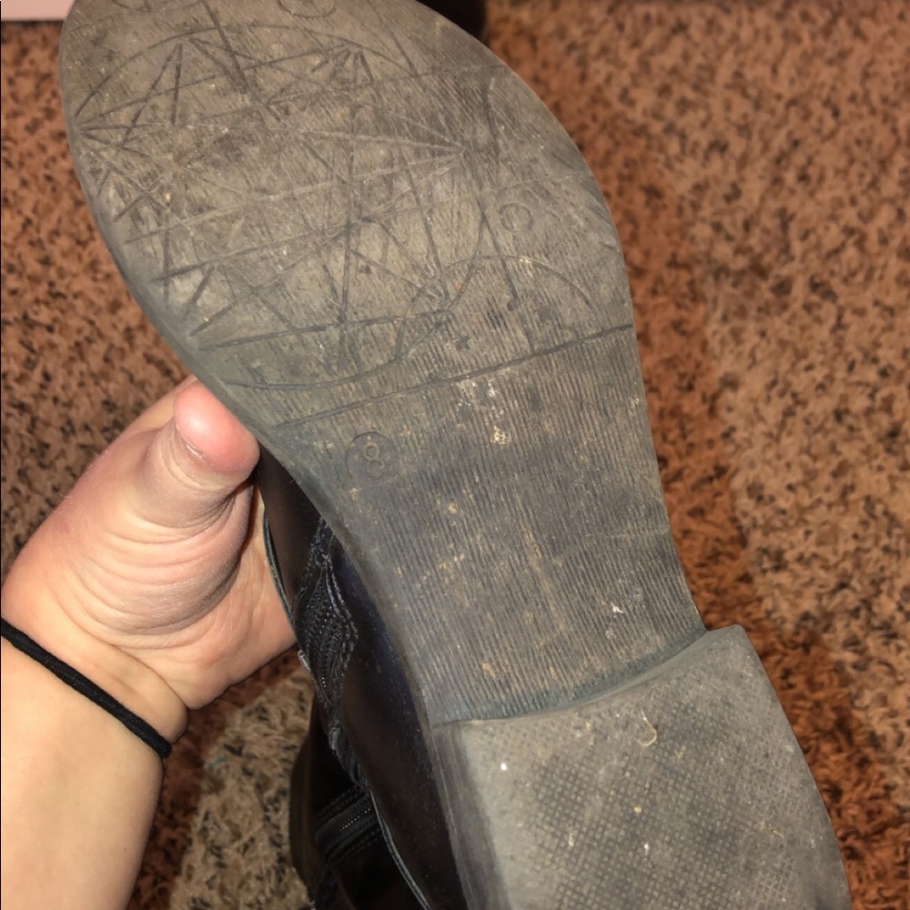 Women’s black boots